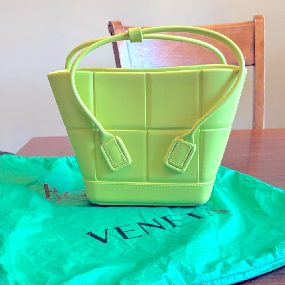 Bottega Veneta NWOT Intrecciato Acro Mini Lime Green Rubber Satchel Tote Bag